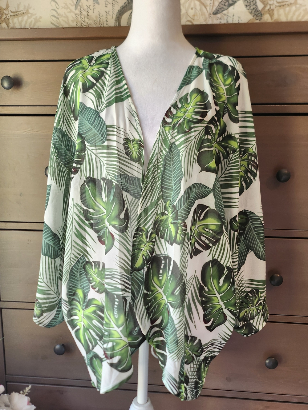 Tropical Leaf Kimono Cardigan - Green & White - Picture 2 of 7